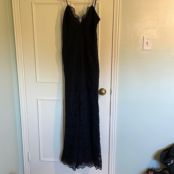 Medium lace jumpsuit - Picture 3 of 3